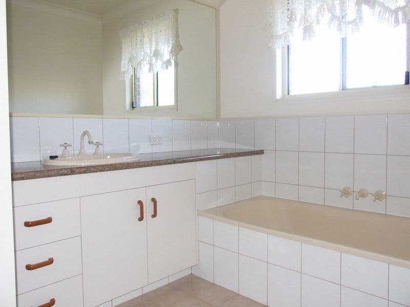 2 Melissa Court, CROWS NEST QLD 4355, Crows Nest - Thumbnail 5