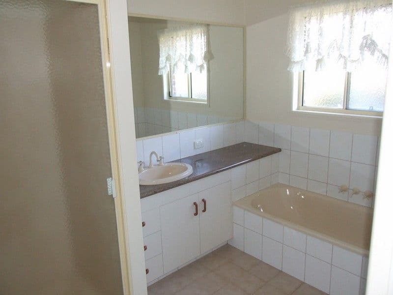 2 Melissa Court, CROWS NEST QLD 4355, Crows Nest - Thumbnail 6