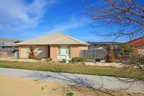 32 McCusker Drive, BUNGENDORE NSW 2621, Bungendore - Image 1