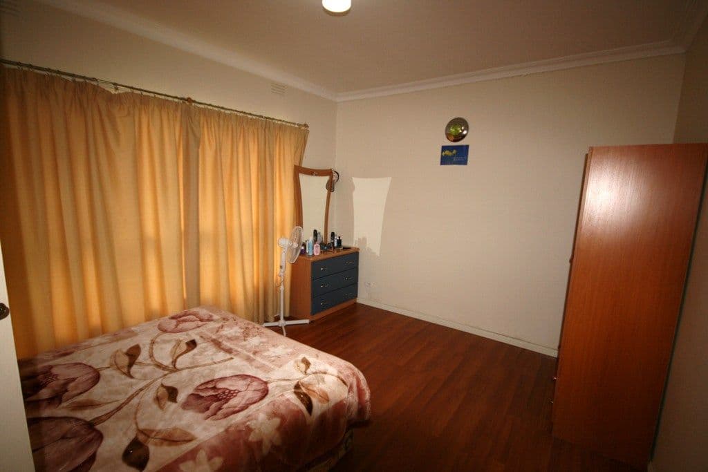 16 Cowper Avenue, ST ALBANS VIC 3021, St Albans - Thumbnail 5