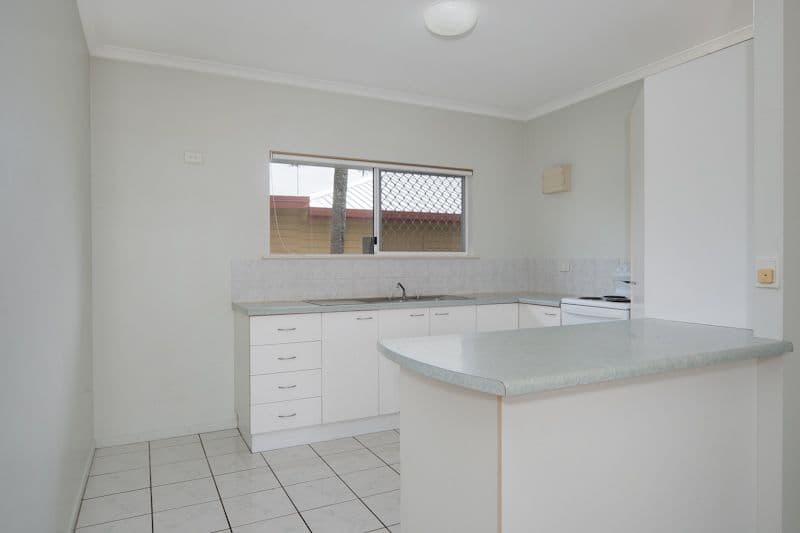 217 McCoombe Street, BUNGALOW QLD 4870, Bungalow - Thumbnail 2