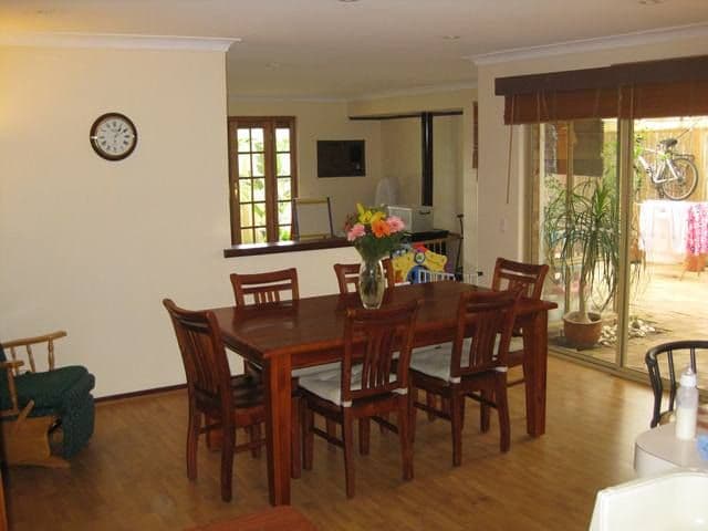 23 Bernley Drive, VIVEASH WA 6056, Viveash - Thumbnail 2
