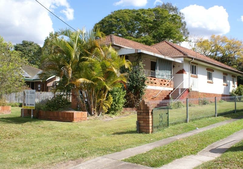 11 Young Street, GRACEVILLE QLD 4075, Graceville - Thumbnail 2