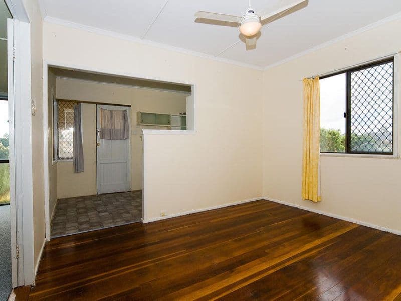 218 Whitehill Road, RACEVIEW QLD 4305, Raceview - Thumbnail 2