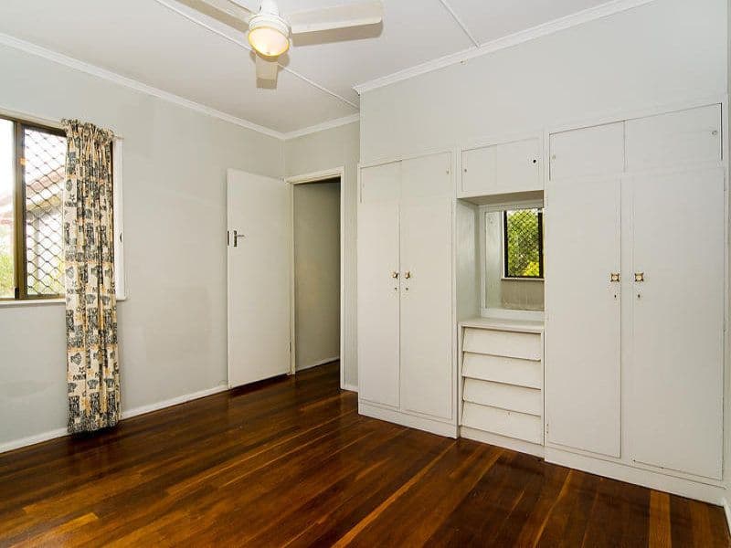 218 Whitehill Road, RACEVIEW QLD 4305, Raceview - Thumbnail 3
