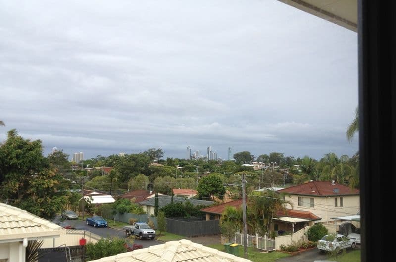 17 Louise Street, SOUTHPORT QLD 4215, Southport - Thumbnail 3