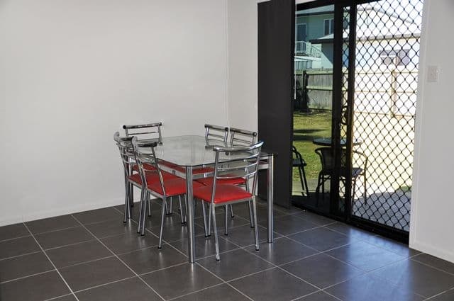 13 BURWOOD Close, ANDERGROVE QLD 4740, Andergrove - Thumbnail 4