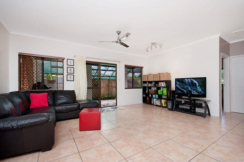 10 Tristania Street, HOLLOWAYS BEACH QLD 4878, Holloways Beach - Thumbnail 3