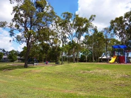 49 Olsen Crescent, WAKERLEY QLD 4154, Wakerley - Thumbnail 2