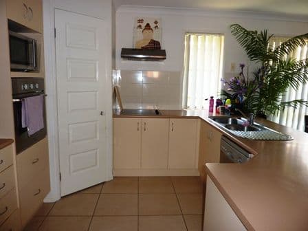 49 Olsen Crescent, WAKERLEY QLD 4154, Wakerley - Thumbnail 3