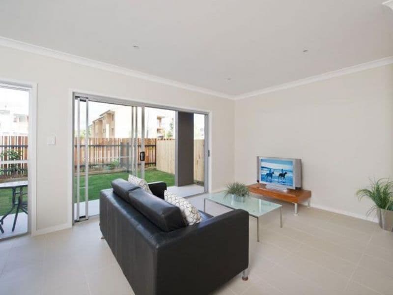 23 Eversley Terrace, YERONGA QLD 4104, Yeronga - Thumbnail 2