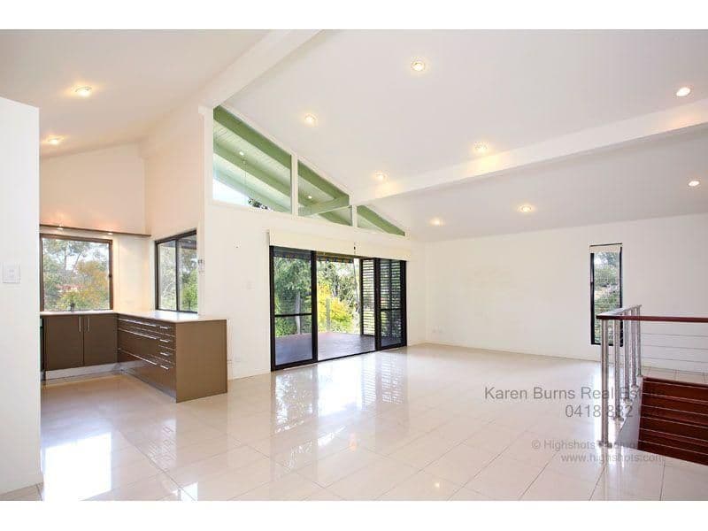 6 Robyn Street, CHAPEL HILL QLD 4069, Chapel Hill - Thumbnail 2