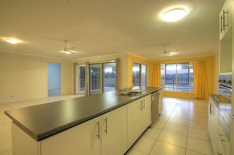 20 IVORY Close, PEAK CROSSING QLD 4306, Peak Crossing - Thumbnail 7