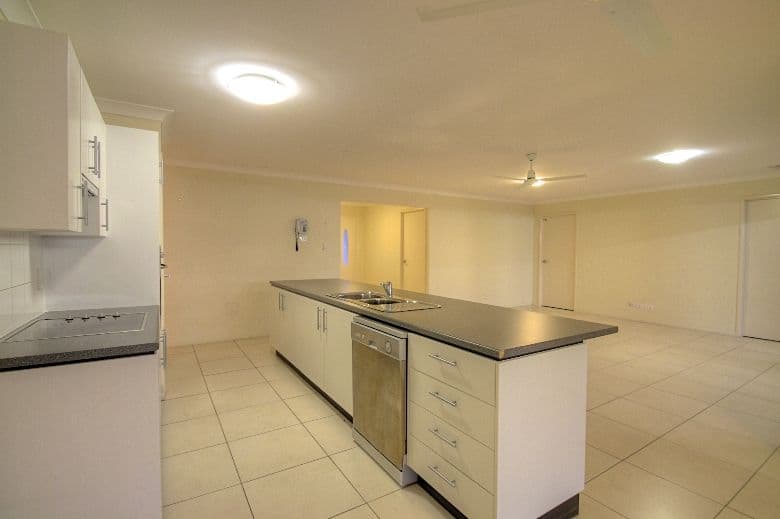 20 IVORY Close, PEAK CROSSING QLD 4306, Peak Crossing - Thumbnail 8