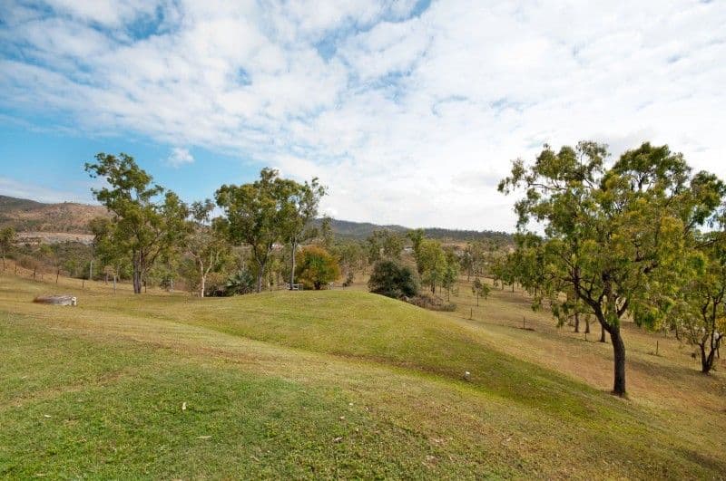 99 Aitape Street, ROSENEATH QLD 4811, Roseneath - Thumbnail 4