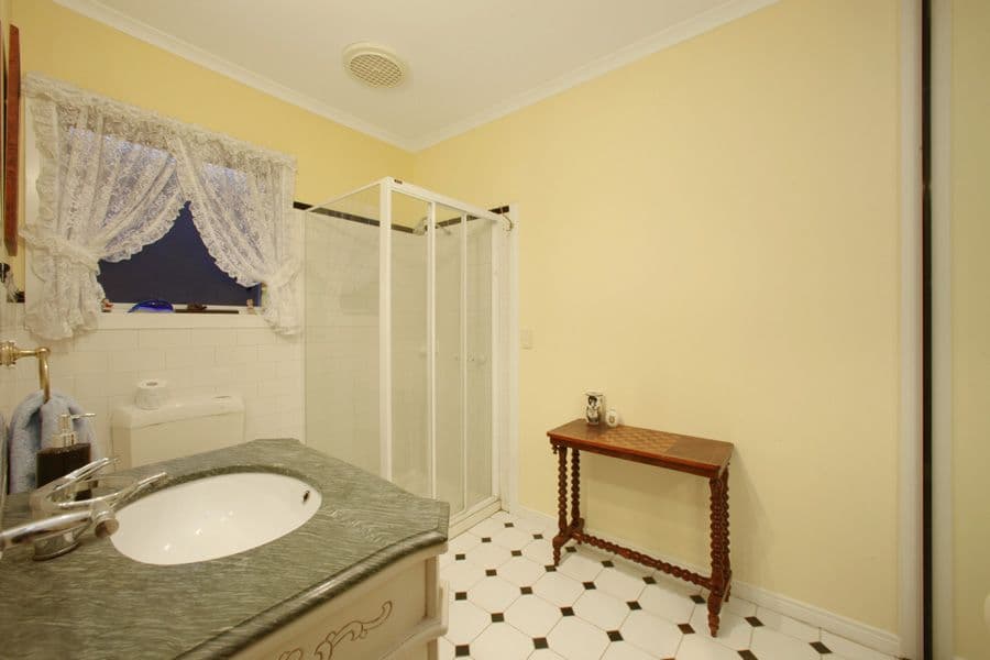 5 Maree Court, ROWVILLE VIC 3178, Rowville - Thumbnail 4