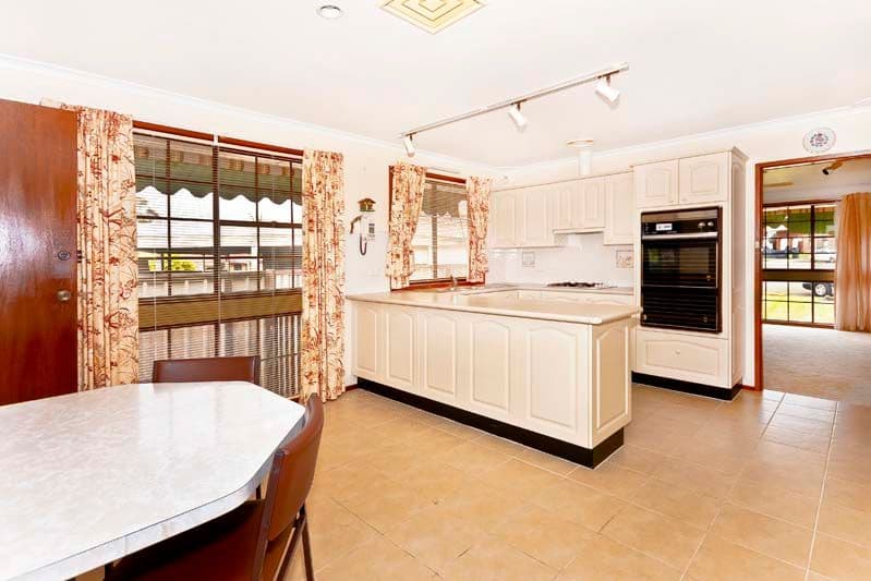 14 Dandenong Close, BOSSLEY PARK NSW 2176, Bossley Park - Thumbnail 4
