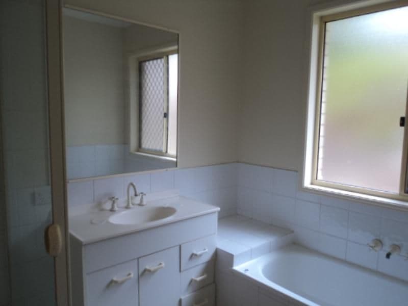 33 Pettys Road, EVERTON HILLS QLD 4053, Everton Hills - Thumbnail 2