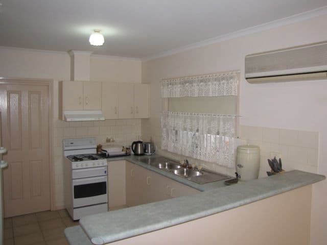 9 Tomlinson Court, LOXTON SA 5333, Loxton - Thumbnail 2