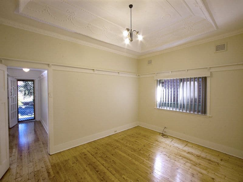 29 Pembroke Avenue, EARLWOOD NSW 2206, Earlwood - Thumbnail 2