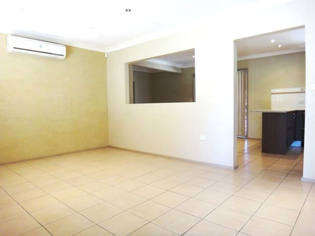 1 Maugham Crescent, WETHERILL PARK NSW 2164, Wetherill Park - Thumbnail 3