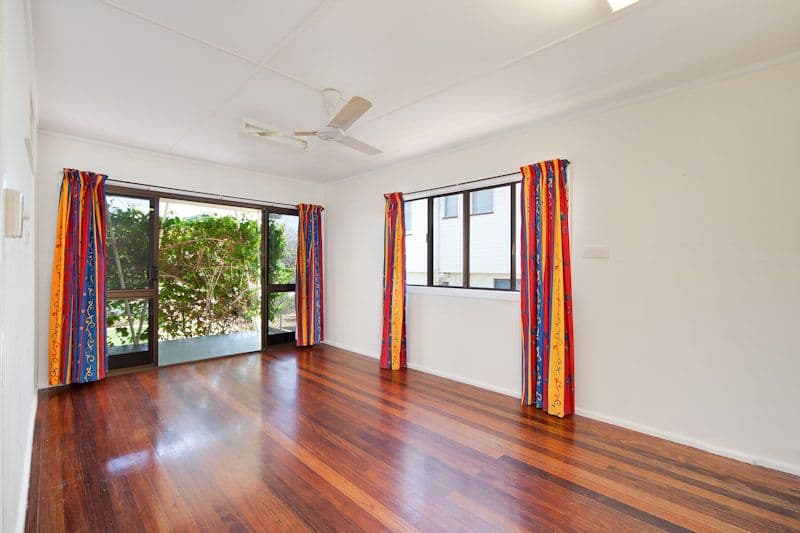 30 Edgar Street, BUNGALOW QLD 4870, Bungalow - Thumbnail 2