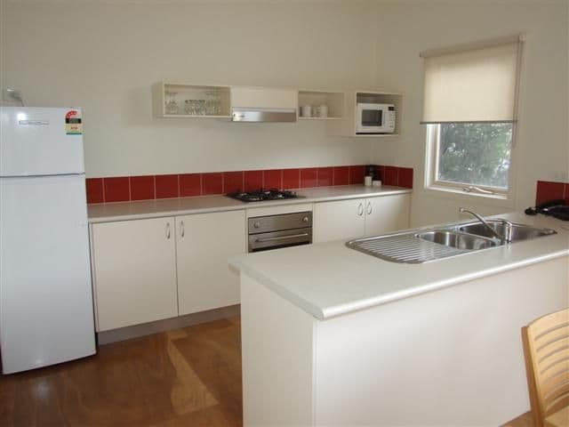 2124 Phillip Island Road, COWES VIC 3922, Cowes - Thumbnail 3