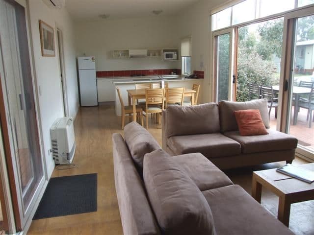 2124 Phillip Island Road, COWES VIC 3922, Cowes - Thumbnail 2