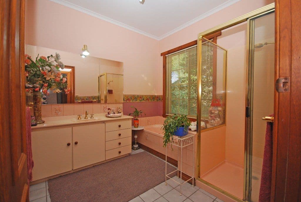 60 Bell Avenue, MOUNT HELEN VIC 3350, Mount Helen - Thumbnail 6