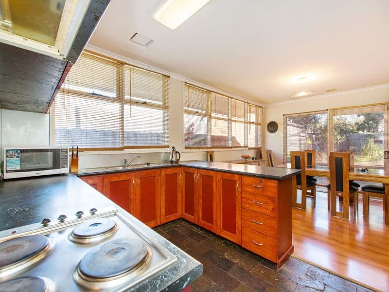 20 Broome Avenue, MENTONE VIC 3194, Mentone - Thumbnail 5