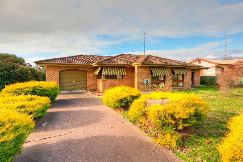 61 Talbot Road, CLUNES VIC 3370, Clunes - Image 1
