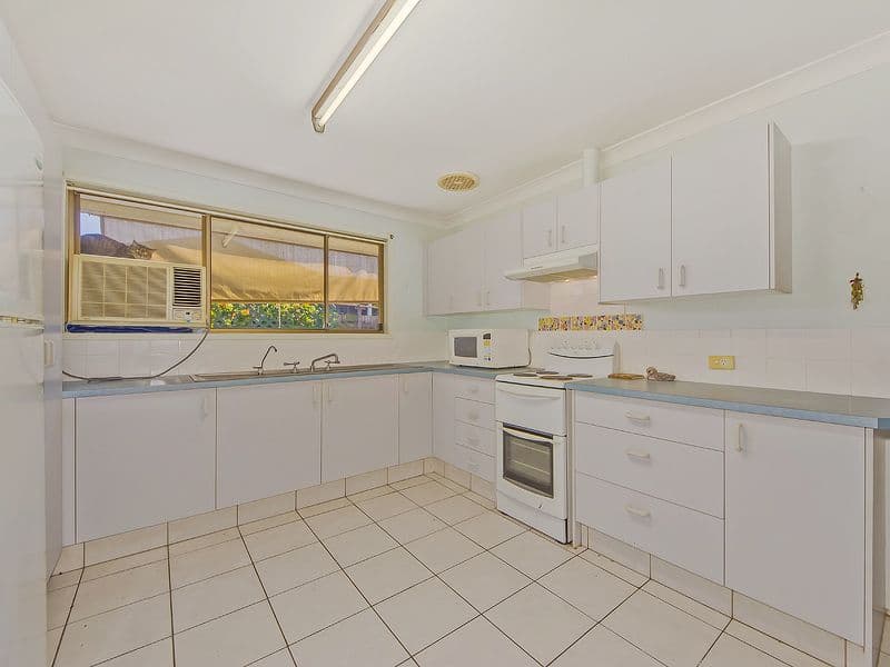 4 Cotinga Crescent, BURLEIGH WATERS QLD 4220, Burleigh Waters - Thumbnail 5
