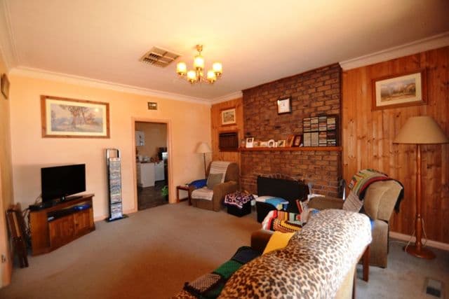 108 Tarcombe Road, SEYMOUR VIC 3660, Seymour - Thumbnail 3