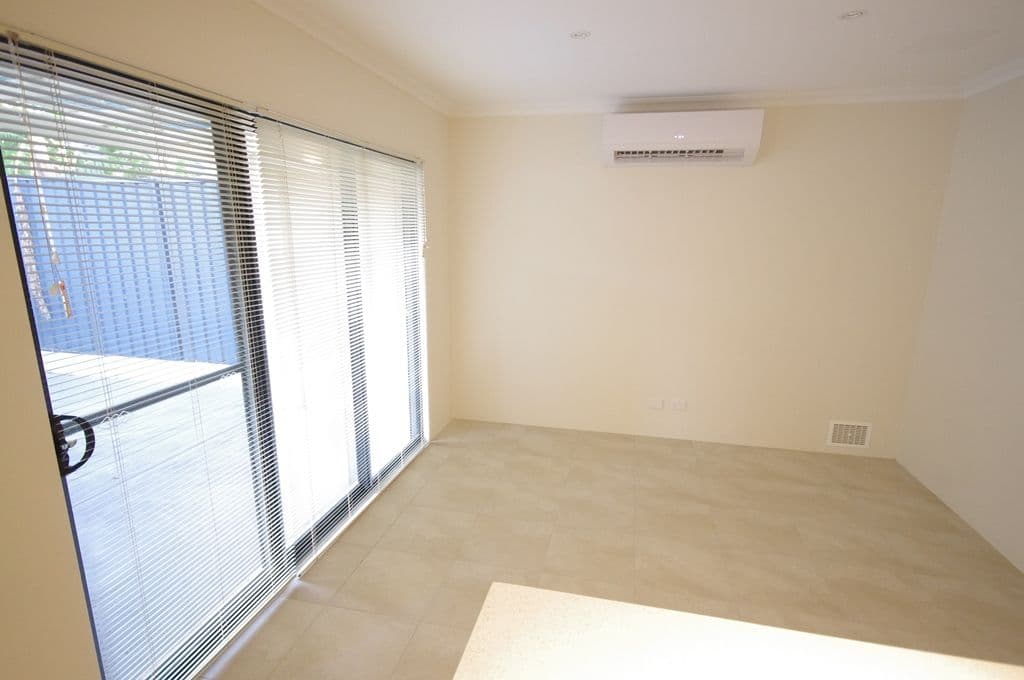 4c Storrington Crescent, WESTMINSTER WA 6061, Westminster - Thumbnail 4