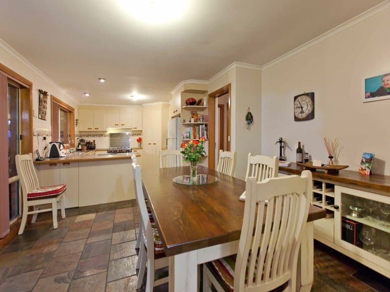8 Earnshaw Drive, CARRUM DOWNS VIC 3201, Carrum Downs - Thumbnail 6