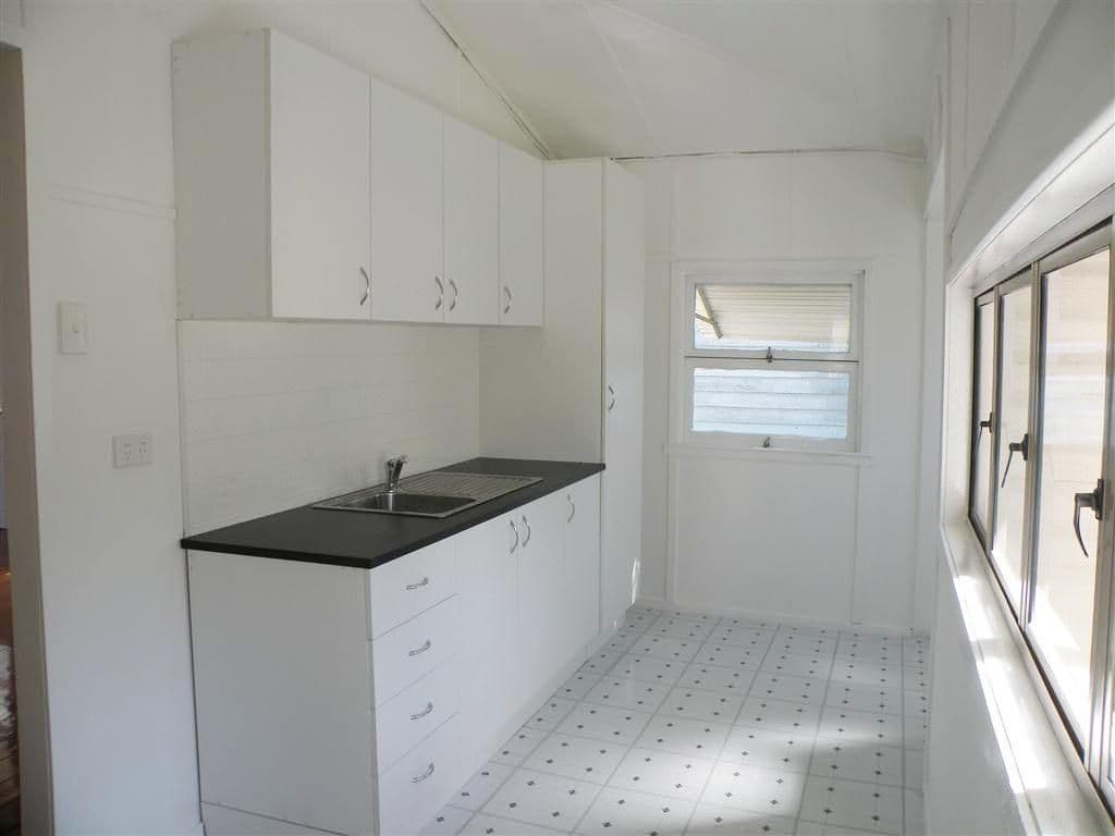 415 Campbell Street, Depot Hill QLD 4700, Depot Hill - Thumbnail 4