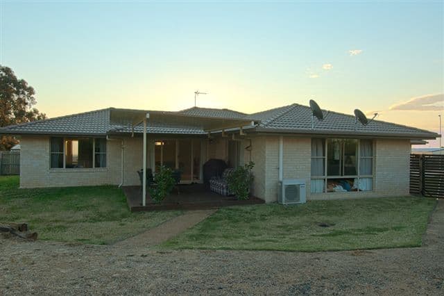 9 Schaefer Court, WESTBROOK QLD 4350, Westbrook - Thumbnail 7