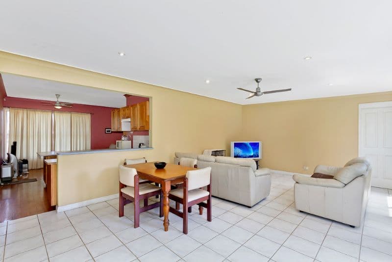 3 Albatross Road, BERKELEY VALE NSW 2261, Berkeley Vale - Thumbnail 2