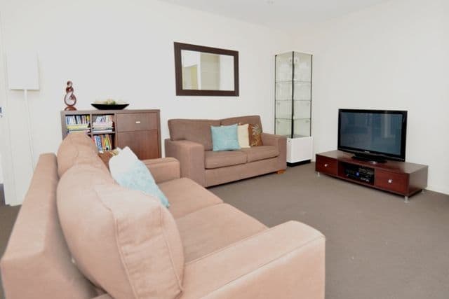 142 Overland Drive, DOREEN VIC 3754, Doreen - Thumbnail 6