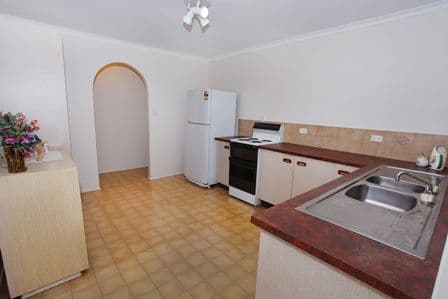 235 Panorama Drive, ROSEMOUNT QLD 4560, Rosemount - Thumbnail 5