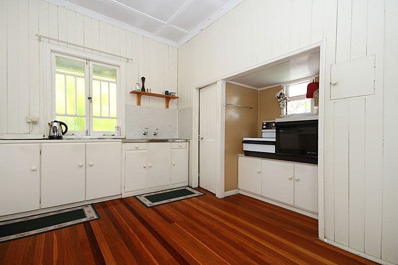 9 Seventh Avenue, KEDRON QLD 4031, Kedron - Thumbnail 5