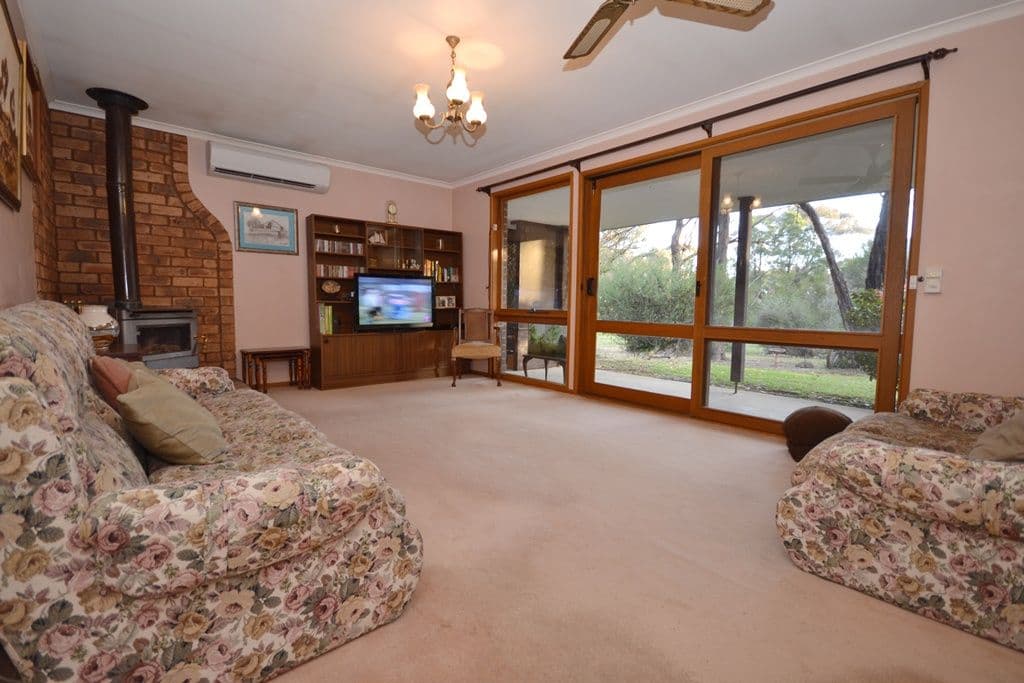 56 Woodland Drive, SCARSDALE VIC 3351, Scarsdale - Thumbnail 4
