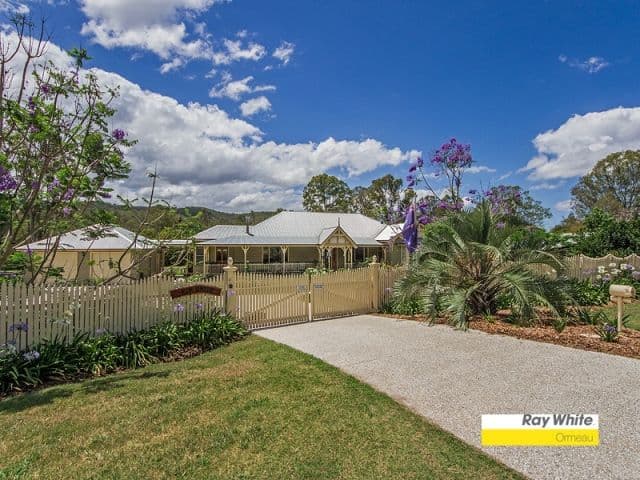 33 Halls Road, LUSCOMBE QLD 4207, Luscombe - Image 1