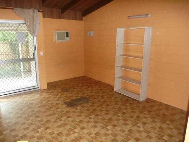 31 Miles Street, MANOORA QLD 4870, Manoora - Thumbnail 4