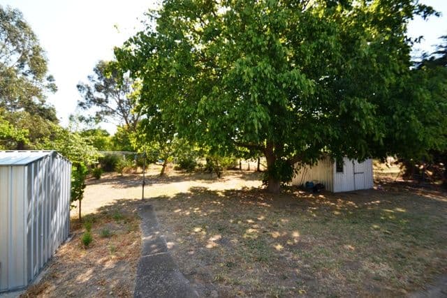25 Scobie Street, AVENEL VIC 3664, Avenel - Thumbnail 3