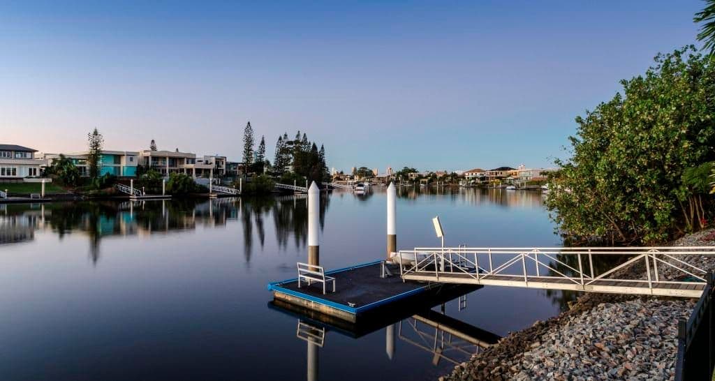 18 Alaska Avenue, BROADBEACH WATERS QLD 4218, Broadbeach Waters - Thumbnail 2