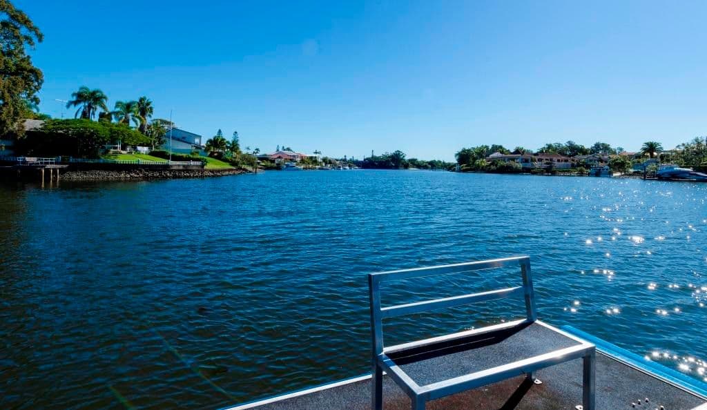 18 Alaska Avenue, BROADBEACH WATERS QLD 4218, Broadbeach Waters - Thumbnail 6