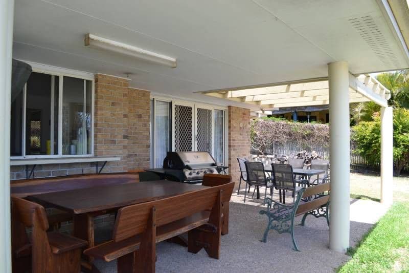 8 Fairbairn Place, CLINTON QLD 4680, Clinton - Thumbnail 4