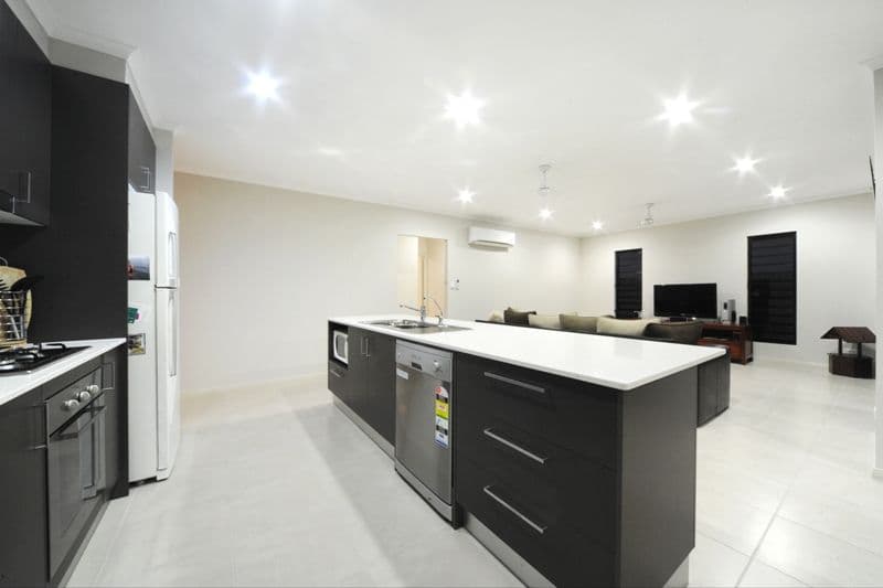 2 Jonquill Court, CANNONVALE QLD 4802, Cannonvale - Thumbnail 5