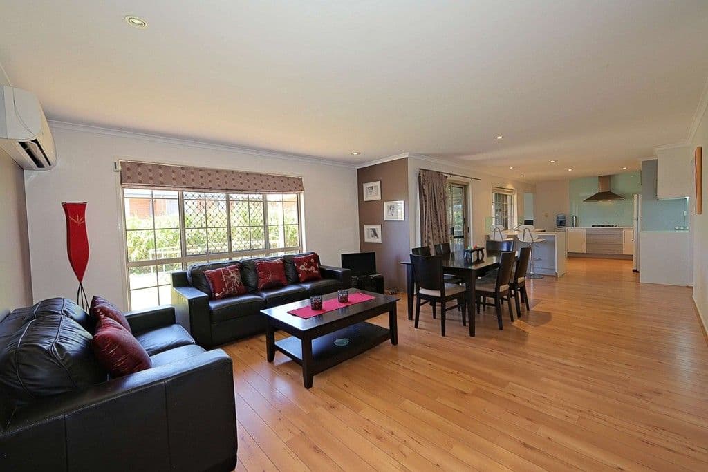 34 Harvey Street, AVENELL HEIGHTS QLD 4670, Avenell Heights - Thumbnail 3